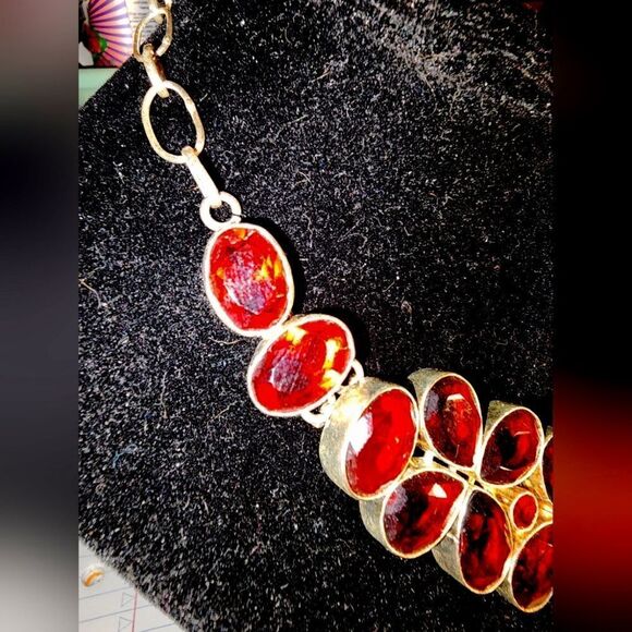 Elegant Red Necklace - Picture 3 of 4